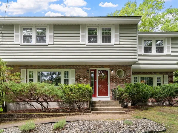 5 Christian Drive, Nashua, NH 03063