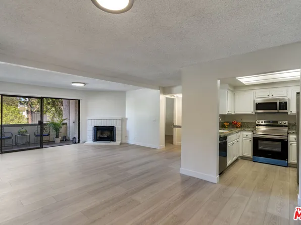 21500 Califa St Unit 100, Woodland Hills, CA 91367