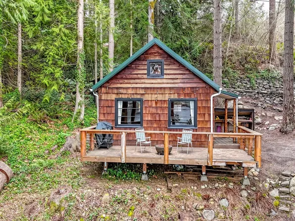 32113 Whitman Lake Drive E, Graham, WA 98338