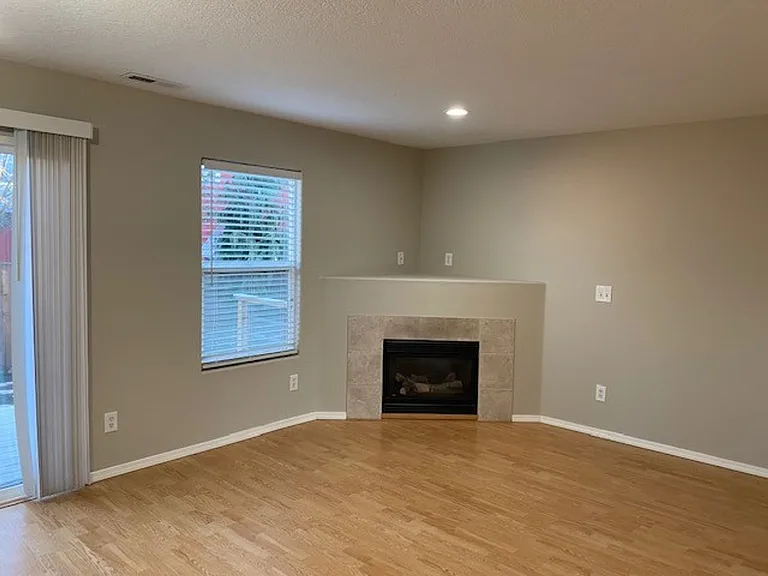 19901 Kendall Ln — Photo 11
