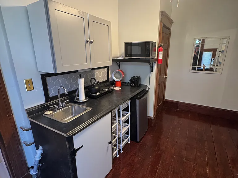 8 Athelwold St #1 — Photo 4