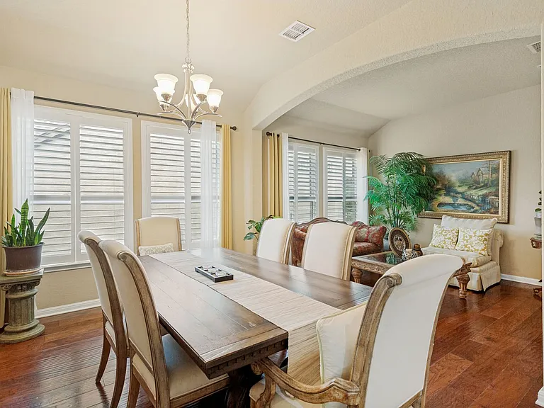 10539 Alcantara — Photo 10