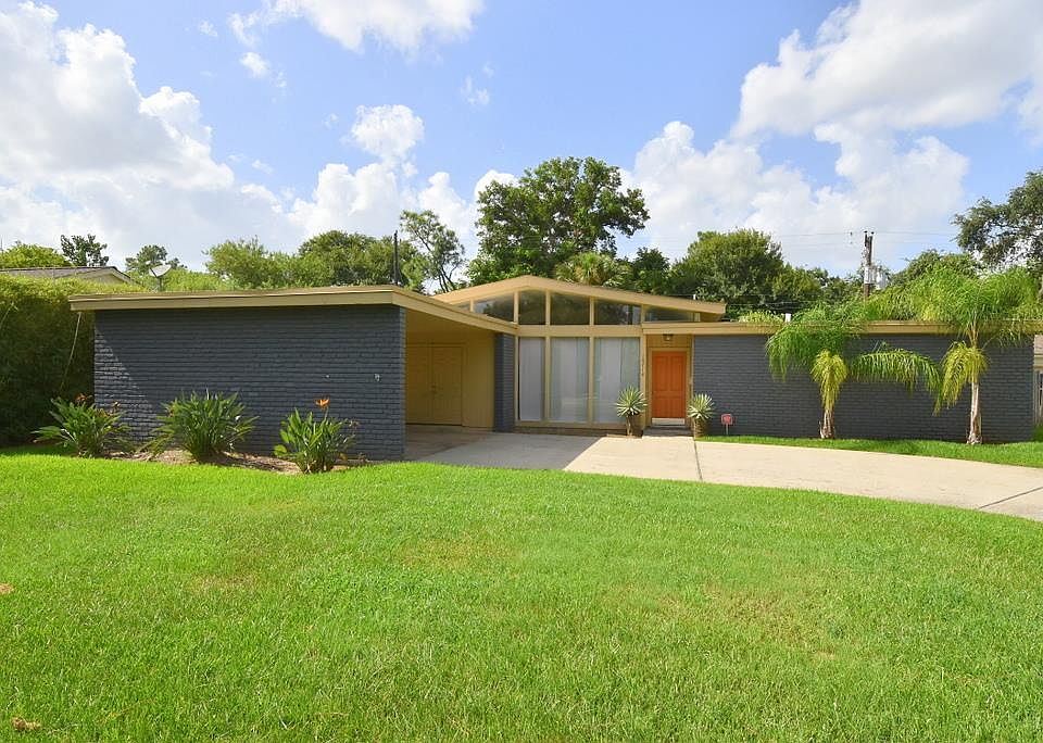 1st image of 10714 Meadow Lake Ln