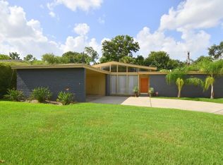 10714 Meadow Lake Ln, Houston, TX 77042