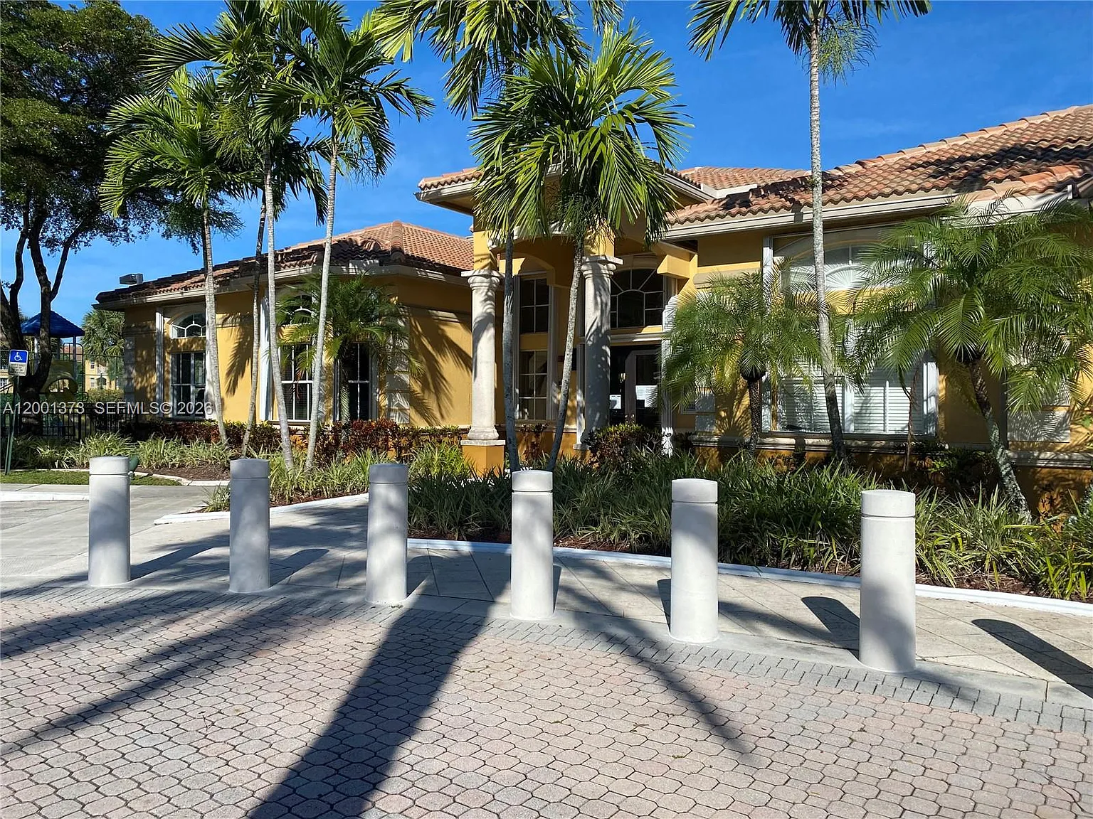 3 bed, 2.0 bath, $2,600 — Photo 3