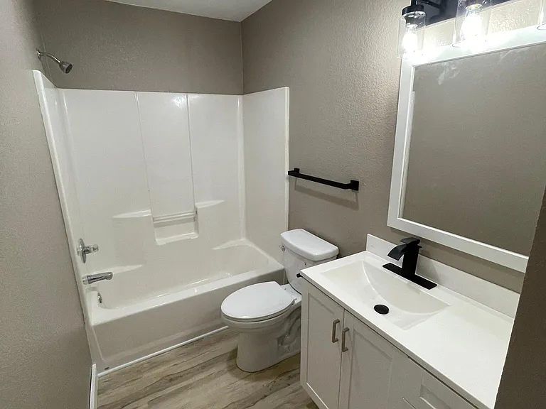 3803 Uvalde Dr #B — Photo 7