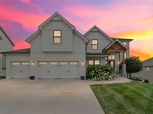 10008 N Manchester Ave, Kansas City, MO 64157