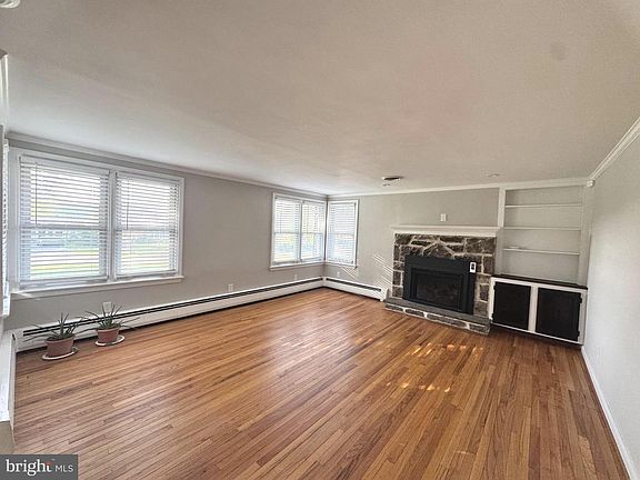 3rd image of 2072 Yarnall Rd
