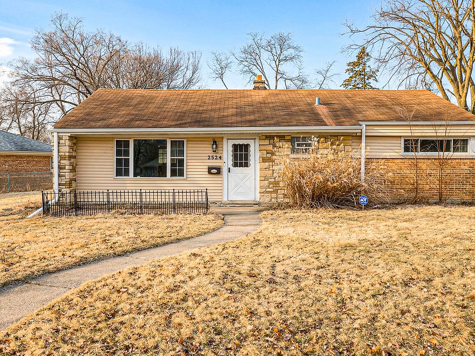 1st image of 2524 Locust Rd