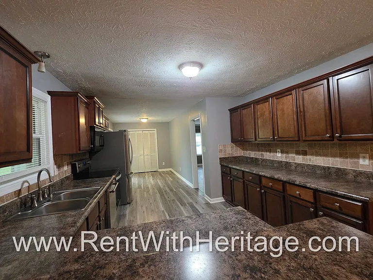 6190 Knights Ln — Photo 24