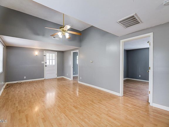 5th image of 4409 Sunflower Dr