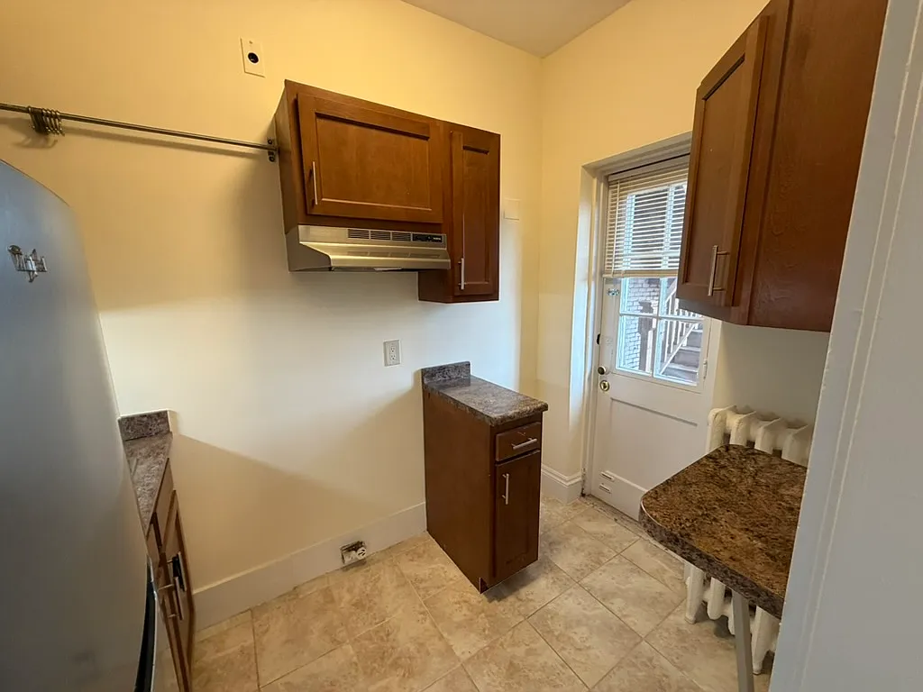 Studio, 1.0 bath, $2,000 — Photo 4