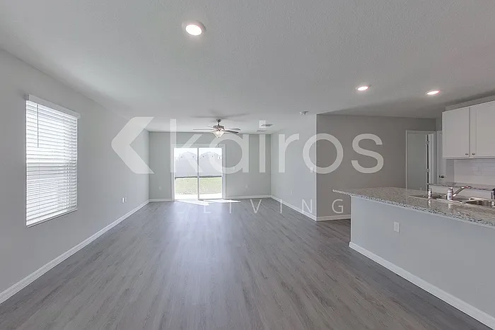 8616 SW 44th Ct — Photo 3
