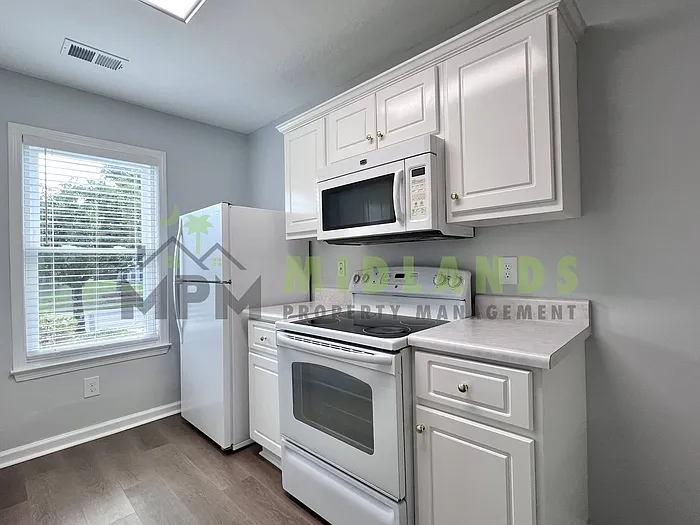 202 Elders Pond Cir — Photo 4