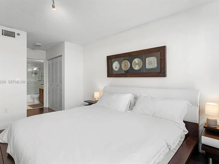 19655 E Country Club Dr #6304 — Photo 7