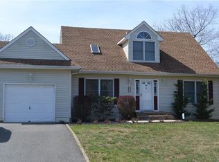 353 Neptune Dr, Manahawkin, NJ 08050