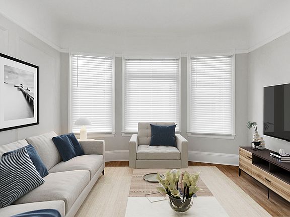 2nd image of 3150 Franklin St #6