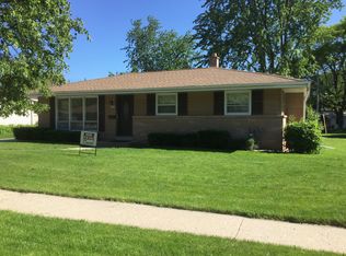 5867 Oriole Ln, Greendale, WI 53129