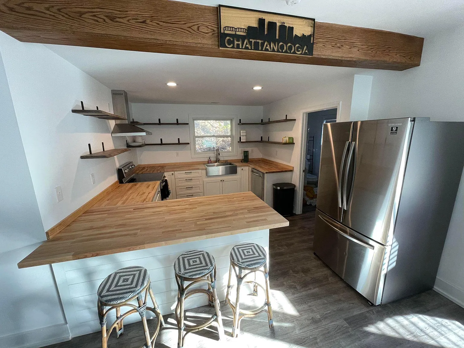 2 bed, 1000 sqft, $1,950 — Photo 2
