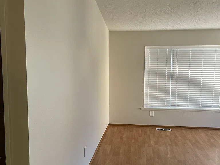 9936 SW 37th Ave — Photo 16