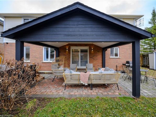 11 Eric Burke Ct, Hamilton, ON L9A 5J9