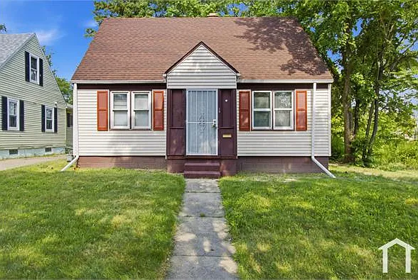 19916 Westphalia St — Photo 1