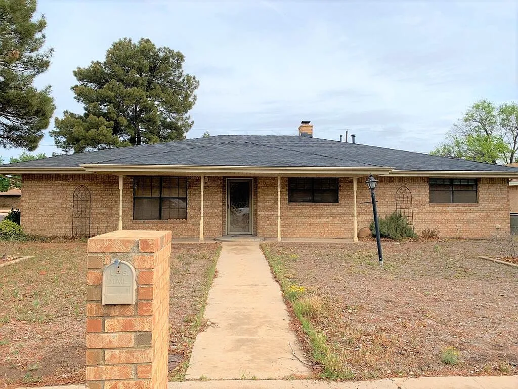 3 bed, 2.0 bath, 2000 sqft, $2,500 — Photo 1