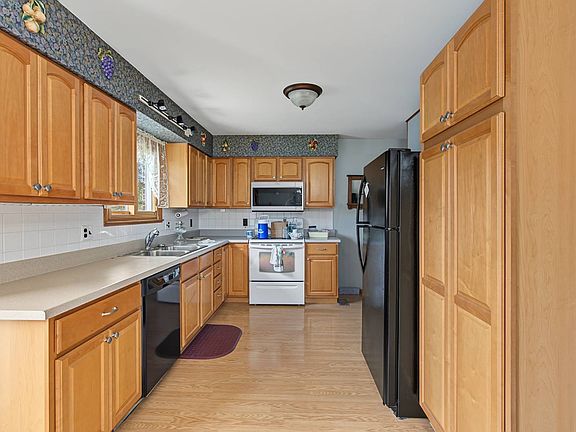 4th image of 17261 Buckingham Rd