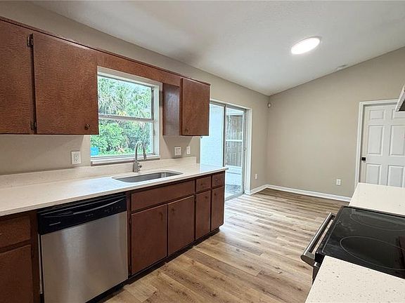 5th image of 2231 Water St