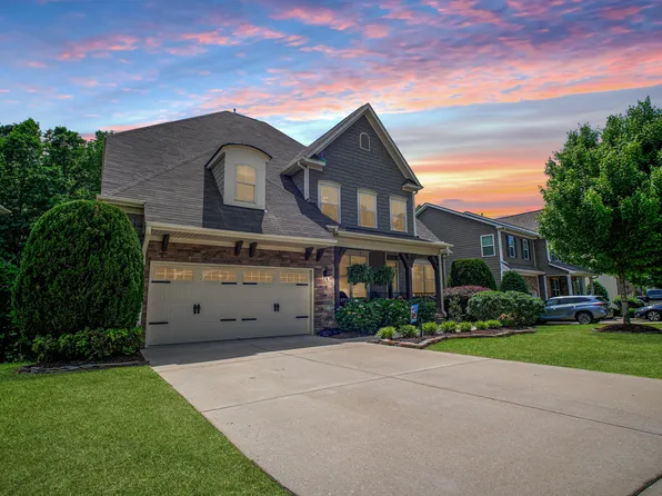 82 Idlewood Ln, Clayton, NC 27527