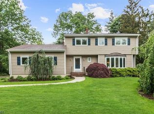 13 Van Ness Pl, West Caldwell, NJ 07006