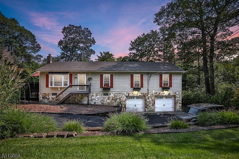 1st image of 308 Mountainside Dr