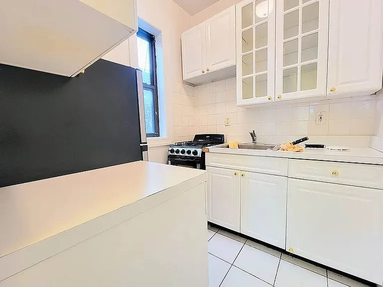 515 E 81st St #5U — Photo 6