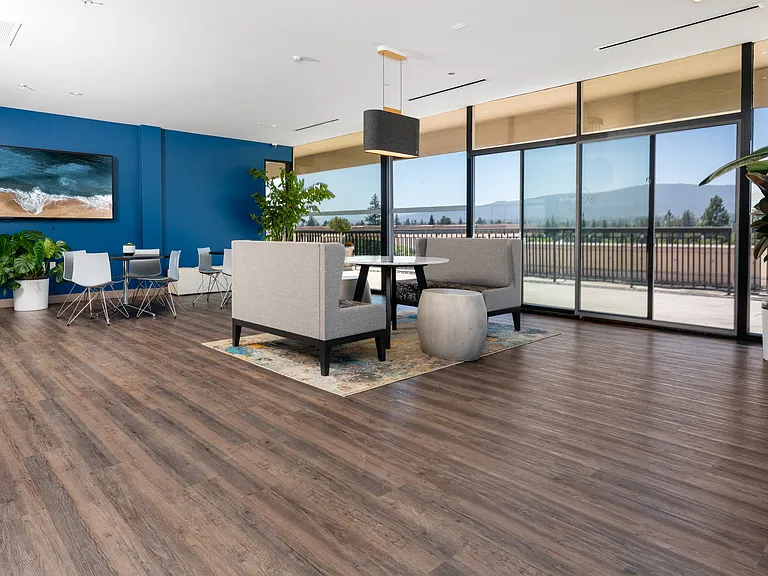 Tan Plaza Apartments — Photo 12