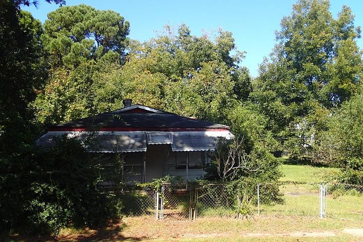 2nd image of 2218 Taylor St