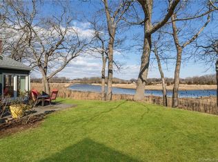 7 Sandgate Cir, Madison, CT 06443