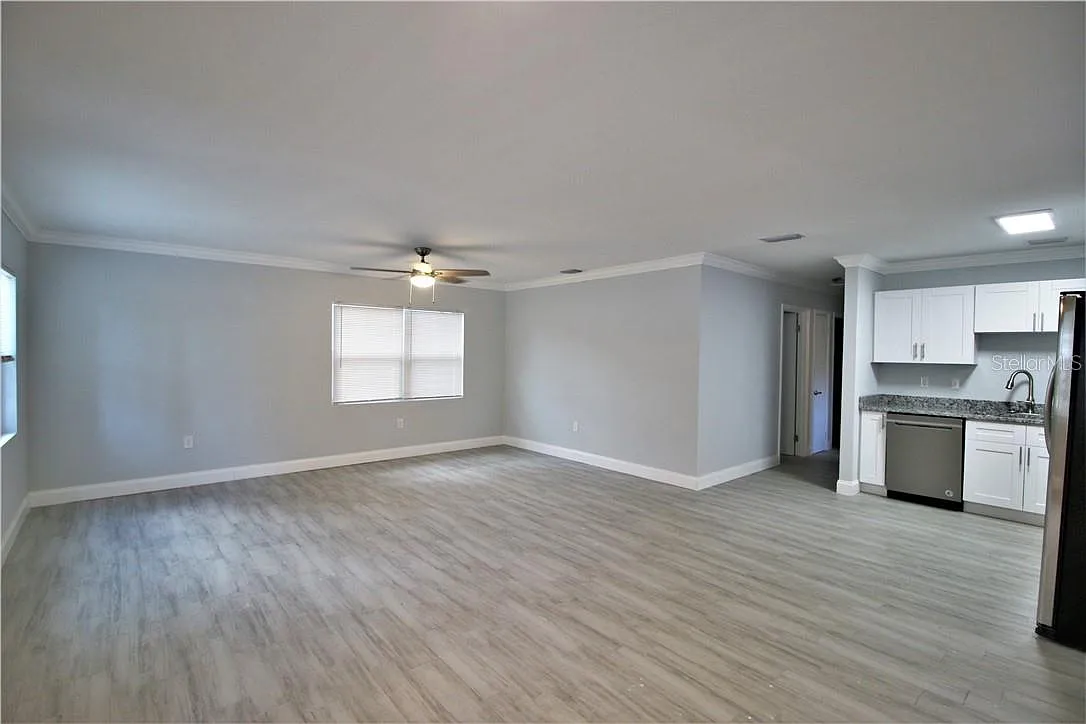 4 bed, 1368 sqft, $2,700 — Photo 2