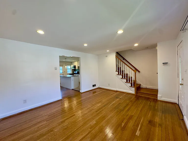 5781 Edgepark Rd — Photo 20
