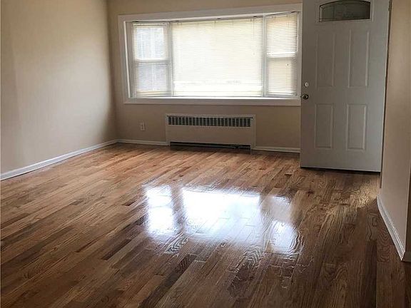 4th image of 22 Wright Ave
