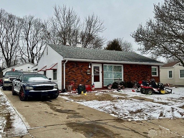 1st image of 2040 N Hadley Rd