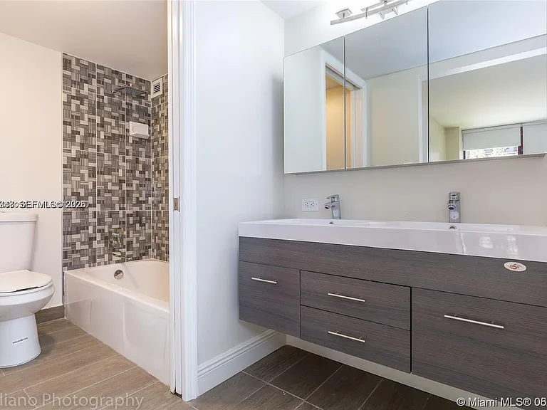 16919 N Bay Rd #218 — Photo 8