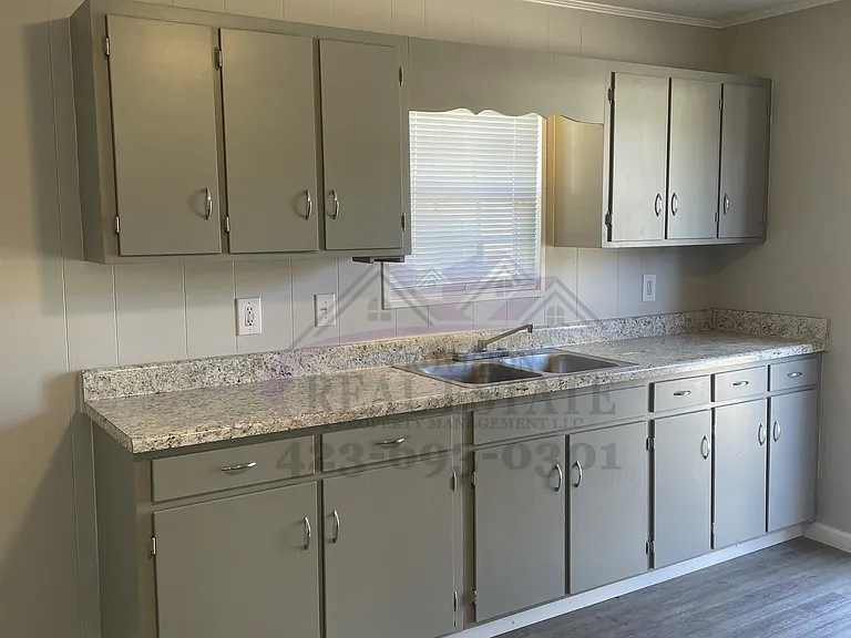 925 Lowery St NE — Photo 7