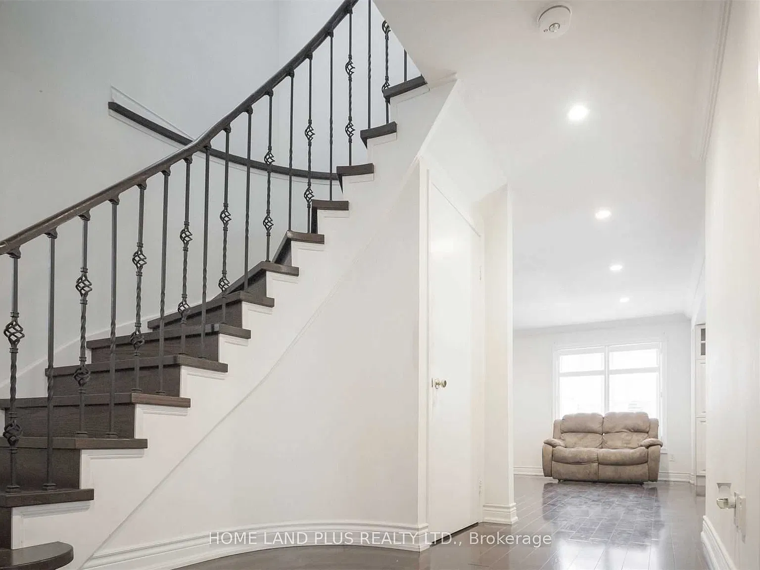 3 bed, $3,900 — Photo 3