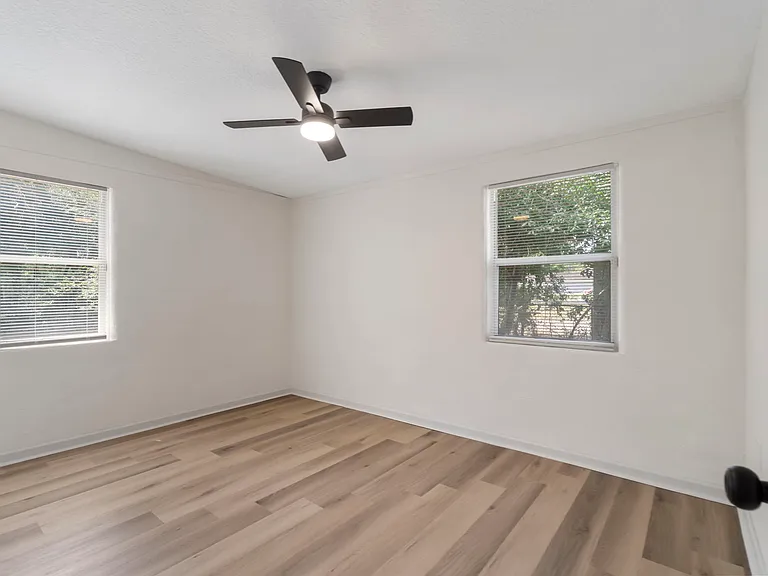 10471 Keuka Dr — Photo 7