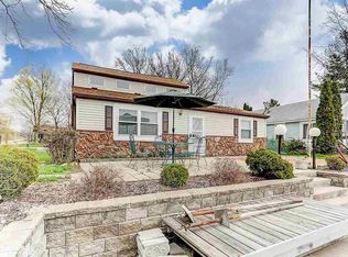 1760 N Shore Dr, Rome City, IN 46784