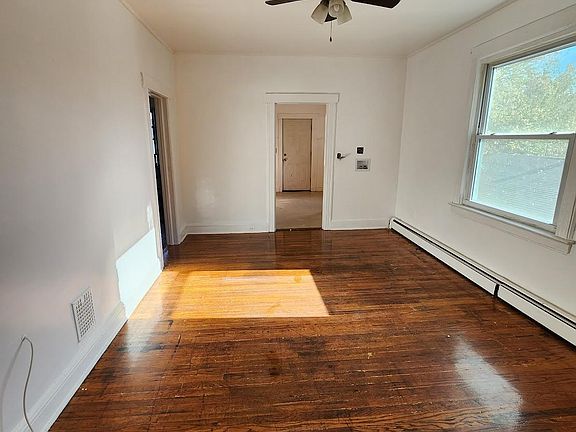 3rd image of 304 Homestead Ave #B