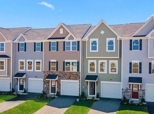 208 Huntwellwest Blvd, Ranson, WV 25438