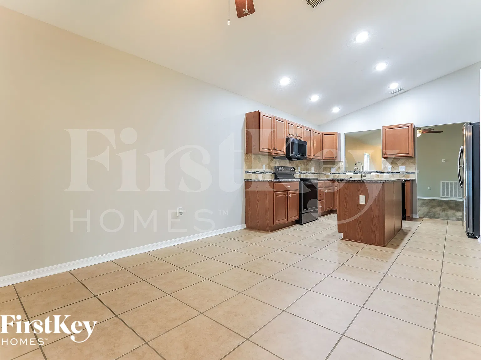 4 bed, 2.0 bath, 1369 sqft, $2,515 — Photo 2