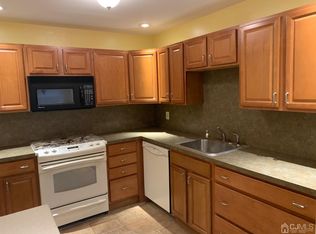 71 Woodmere Dr #904, Parlin, NJ