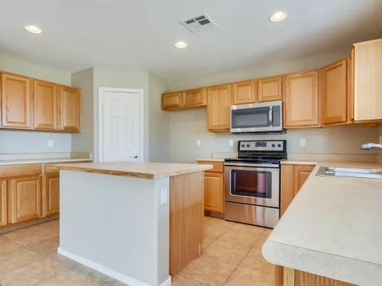 29634 N Gecko Trl — Photo 6